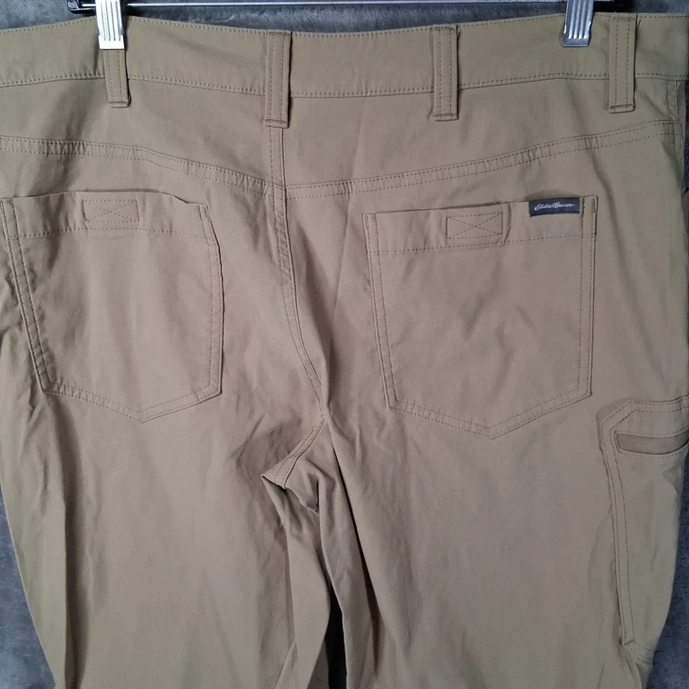 Eddie Bauer Rainer Cargo Pants Men Size 36x30 Khaki Mid-Rise Stretch UPF DWR